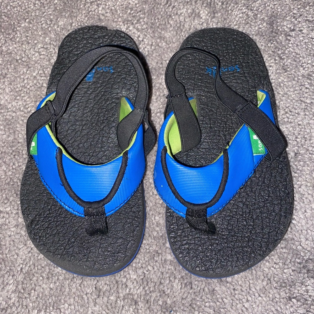 Toddler boys Sanuk flip flops 8-9